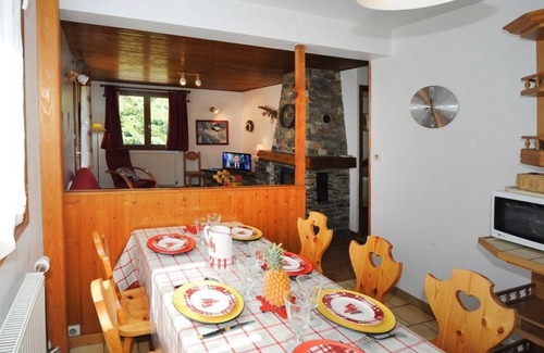 Le Bettaix Apartment | 1st floor, fireplace or stove, parking, tv, 60m², Les Menuires