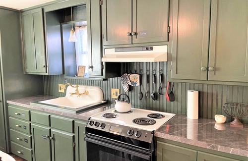 Hays Apartment | 1st Floor Historic Limestone Property Downtown
