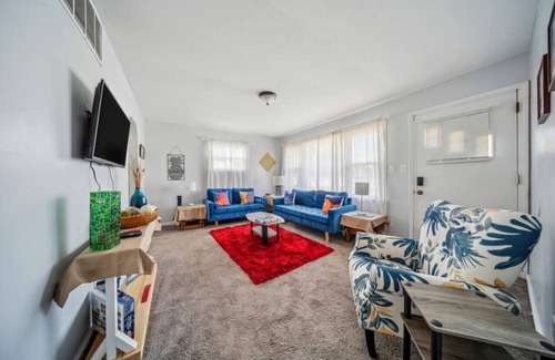 Cleveland House | 1st floor living, 2 b. 1 bath