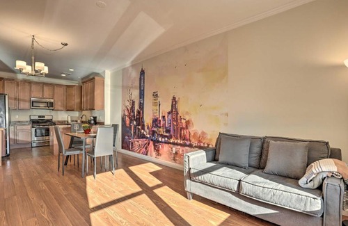 North Arlington Apartment | 1st-Floor North Arlington Pad Less Than 10 Mi to NYC!