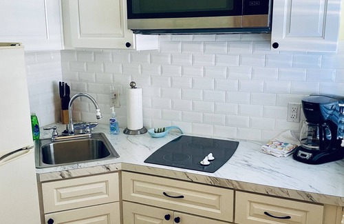 Lenox Park Condo | 1ST FLOOR STUDIO OCEAN JEWELS HEATED POOL FRONT GREAT OCEAN SIDE