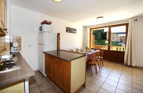 Le Bettaix Apartment | 1st floor, sauna, balcony, parking, tv, ski locker, 60m², Les Menuires