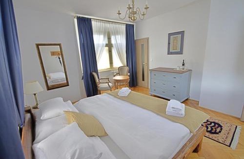 Cesky Krumlov House | 1st Republic Villa - Adults only
