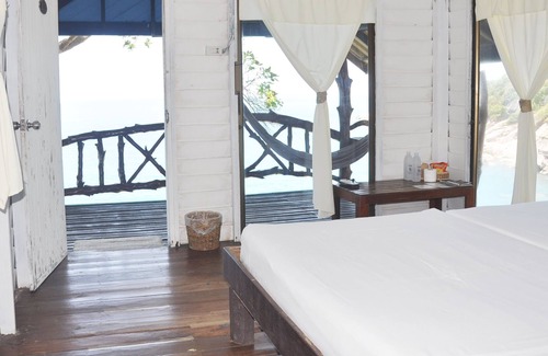 Baan Tai Cottage | 1st Row Seaview Fan Cottage