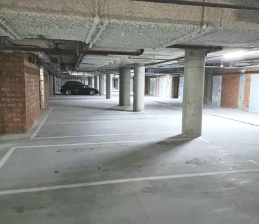 Pozniaky Apartment | 2 хвилини до метро Харківська