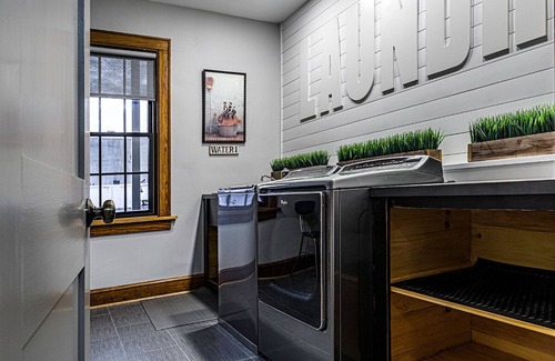Chatham Apartment | 2,000 sq ft loft located "downtown" with access to dining.shops.movie theater