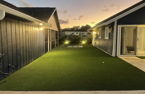 West Palm Beach House | 2/1.5 Modern Home w/yard near Downtown, Beach,I-95,Airport,Train
