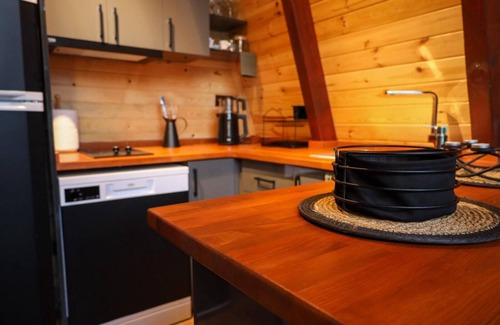 Sapanca House | 2+1 Heated Pool-Fireplace-Sheltered 5 Person Bungalow in Sapanca Memnuniye