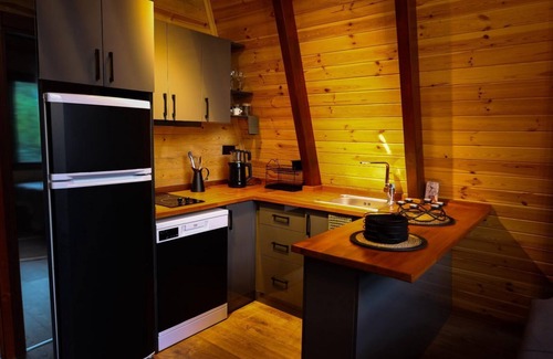 Sapanca House | 2+1 Heated Pool-Fireplace-Sheltered 5 Person Bungalow in Sapanca Memnuniye