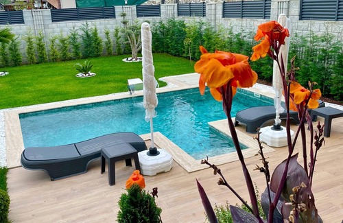 Sapanca Villa | 2+1 Private Pool-Fireplace-Sauna 5 Person Stone Villa House in Sapanca Unluce