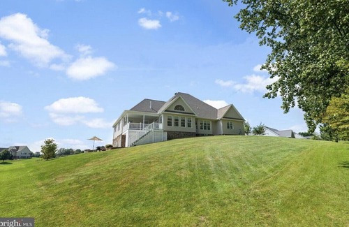 Culpeper Apartment | 2/2 bath large private apartment , eat in kitchen living room, gym & laundry