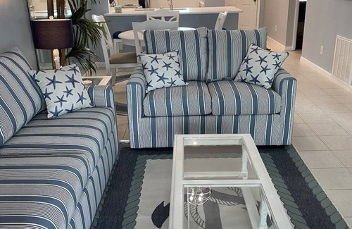 South Island Condo | 2/2 BEACH CONDO, WALK TO BEACH AND SHOPPING
