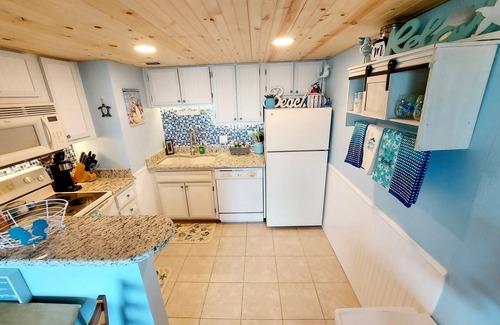 Ormond-by-the-Sea Condo | 2/2 Direct Oceanfront w/Oversized Balcony/WIFI/Pool/Quiet Area
