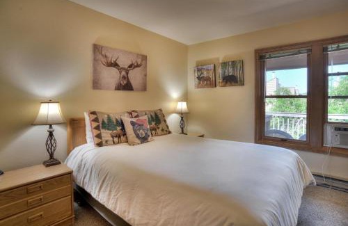 Durango House | 2 2 Ferringway 33