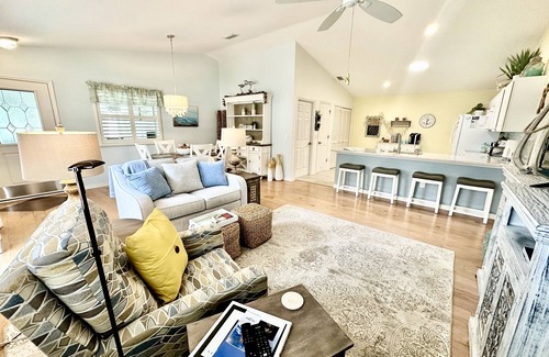 Buttonwood House | 2/2 in The Village of Buttonwood