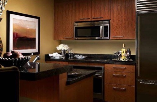 Las Vegas Resort | 2. 2 miles to convention center