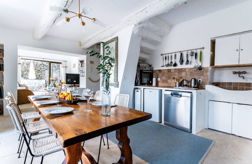 Gordes Villa | 2/3 bedroom Secluded Villa 17th Century with Private heated Pool. Provencal gem