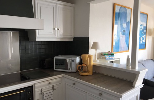 Port-Louis Apartment | 2/4 pers apartment facing the sea Port-Louis intramuros - South Brittany
