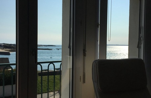 Port-Louis Apartment | 2/4 pers apartment facing the sea Port-Louis intramuros - South Brittany