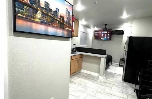 Sunrise Manor Apartment | 2. 6.9Mi To E.D.C 11Mi To strip 7.1Mi To Fremont