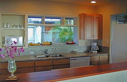 Kahaluu-Keauhou House | 2.7 Acres of Exceptional, Secluded Retreat - Close to Beach & Shopping!