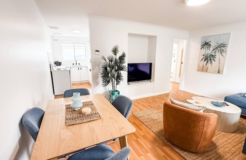 Turvey Park House | 2/7 Halloran Street, Wagga Wagga