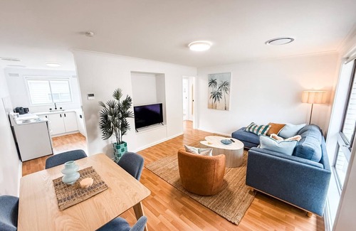 Turvey Park House | 2/7 Halloran Street, Wagga Wagga