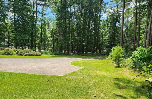 Lawrenceville House | 2 acre House Privacy-Charming 3-bedroom house in Lawrenceville with AC