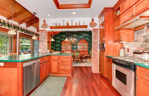 Poway House | 2 Acre Private, Spacious Home in Poway w/Pool & Jacuzzi