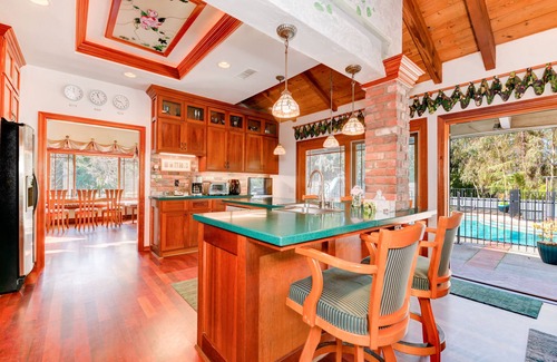 Poway House | 2 Acre Private, Spacious Home in Poway w/Pool & Jacuzzi