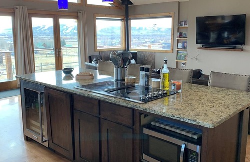 Gunnison House | 2+ Acres with large deck and hot tub, 30 minutes from Crested Butte