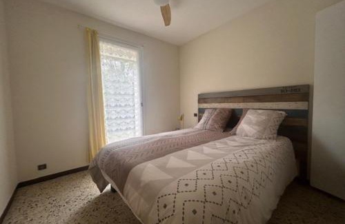 Frontignan Apartment | 2 air-conditioned rooms in villa by the sea