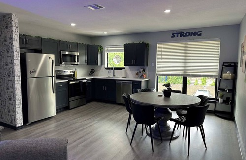 Vickery Place Apartment | 2 BD/2 BA - KING beds, Gated Parking