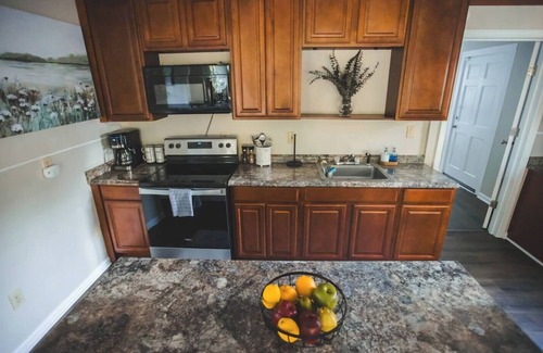 Cave Spring Cabin | 2 Bd Lake Weiss/Coosa River Charming, Waterfront Retreat. Fishermen's Paradise!