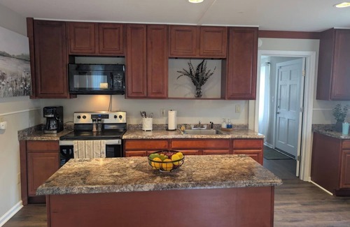 Cave Spring Cabin | 2 Bd Lake Weiss/Coosa River Charming, Waterfront Retreat. Fishermen's Paradise!