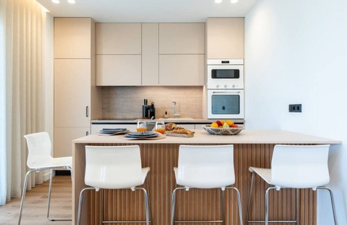 Voula Apartment | 2-BD Luxury Apt Sea View Balcony near the beach