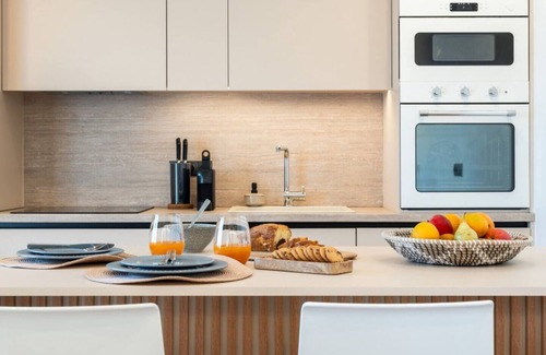 Voula Apartment | 2-BD Luxury Apt Sea View Balcony near the beach