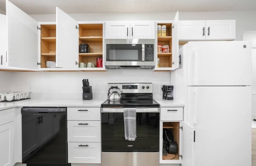 West Valley City House | 2 Bdr 1 Ba Close 2 Airport & SLC