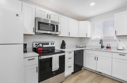 West Valley City House | 2 Bdr 1 Ba Close 2 Airport & SLC