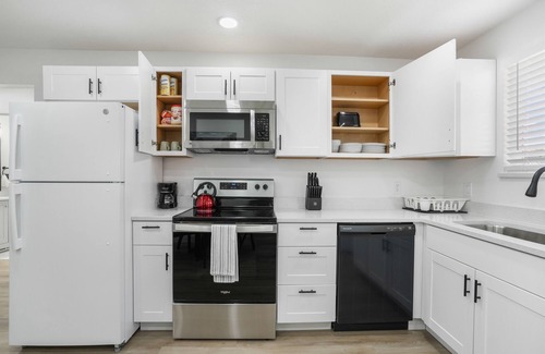 West Valley City House | 2 Bdr 1 Ba Close 2 Airport & SLC
