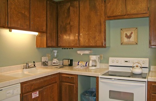 Avalon Condo | 2 bdr, 2.5 bath, Townhouse Style Condo, Pool