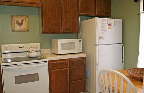 Avalon Condo | 2 bdr, 2.5 bath, Townhouse Style Condo, Pool