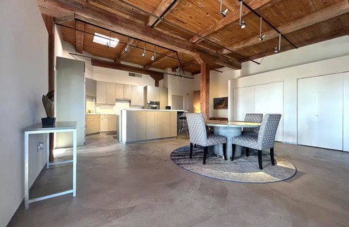 Fifth Ward Apartment | 2 Bdr Penthouse with Fireplace