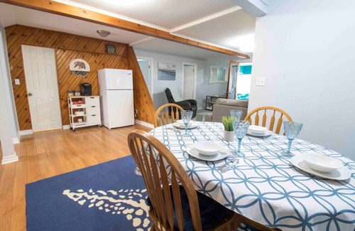 Balm Beach Cottage | 2 Bdrm Cabin - Balm Beach Views!