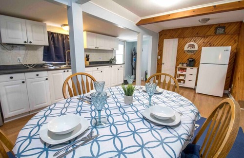 Balm Beach Cottage | 2 Bdrm Cabin - Balm Beach Views!
