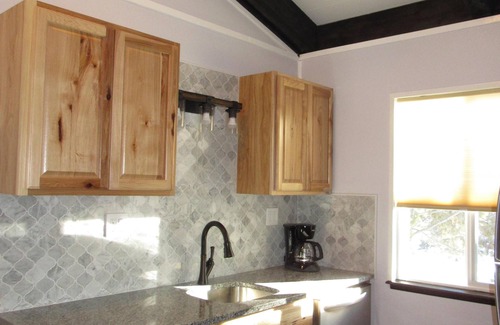 Warrior's Mark Condo | ❇ 2 bdrm, Cozy Top Floor Mountain Escape located on FREE bus line ❇