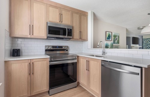 Berkeley Condo | 2 Bdrm~ Greensprings Resort~ Indoor/outdoor Pools, Close TO Theme Parks & More