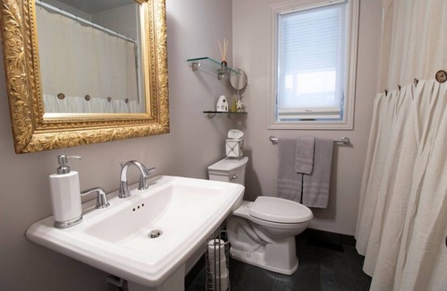 Penetanguishene House | 2 Bdrm Home-Summer Monthly Rental -Steps from Lake