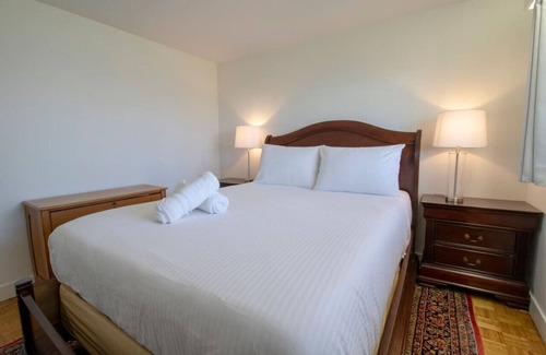 Penetanguishene House | 2 Bdrm Home-Summer Monthly Rental -Steps from Lake