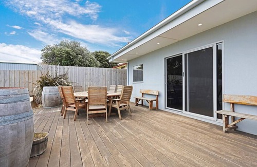 Warrnambool House | 2 bdrm house near beach sleeps 5